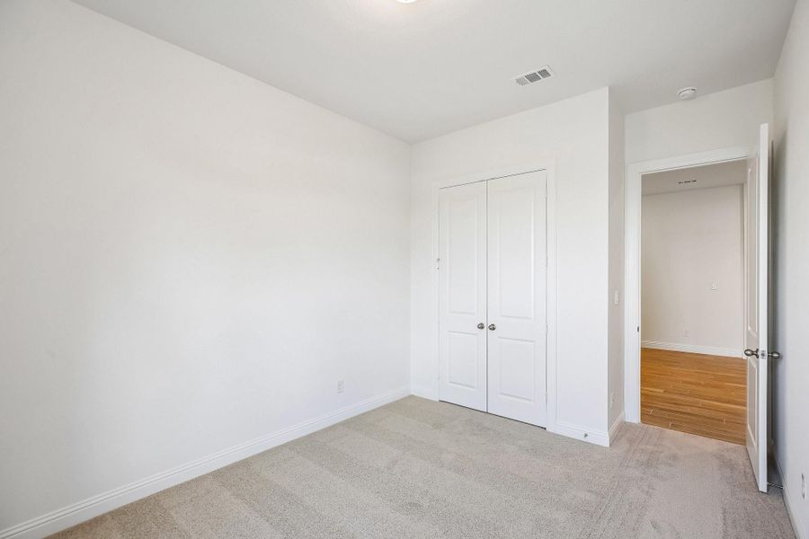 Spacious, unfurnished interior of a new home in Legacy, Friendswood (Image 23).