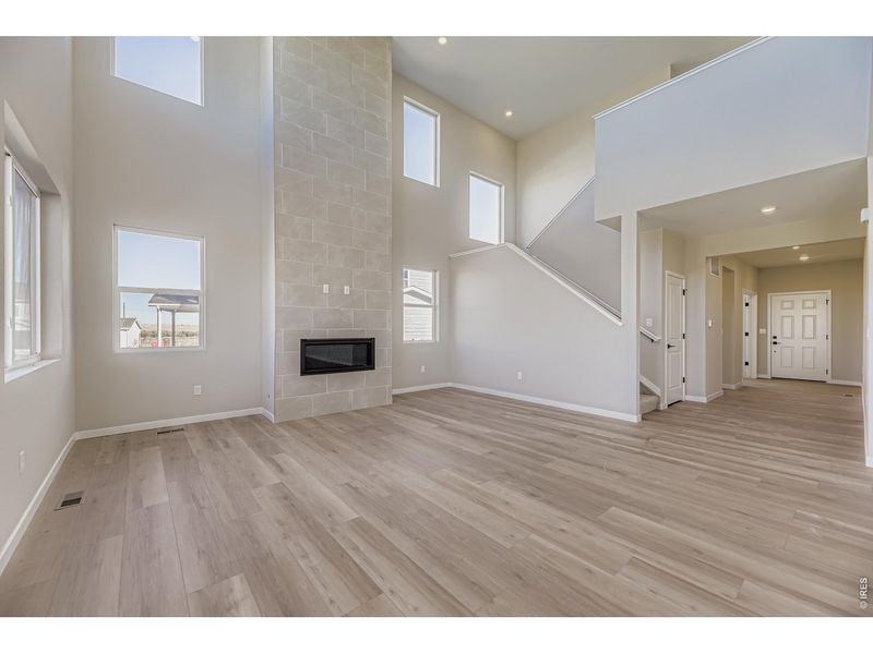 Spacious, unfurnished interior of a new home in Farmstead, Berthoud (Image 16).