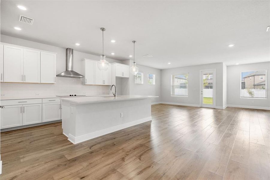 Spacious, unfurnished interior of a new home in Chapel Crossings, Wesley Chapel (Image 14). Spacious, unfurnished interior of a new home in Chapel Crossings, Wesley Chapel (Image 14).