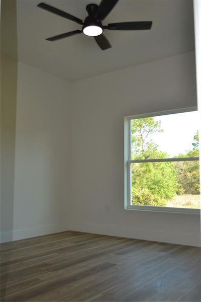 Spacious, unfurnished interior of a new home in , Ocala (Image 10).