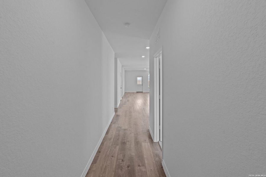 Spacious, unfurnished interior of a new home in Horizon Ridge, San Antonio (Image 21).