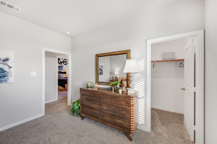 Furnished interior view inside a new home in Oak Valley, Terrell (Image 46).