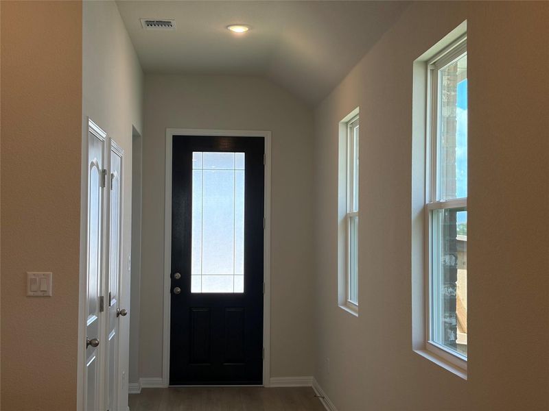 Spacious, unfurnished interior of a new home in , San Marcos (Image 16).