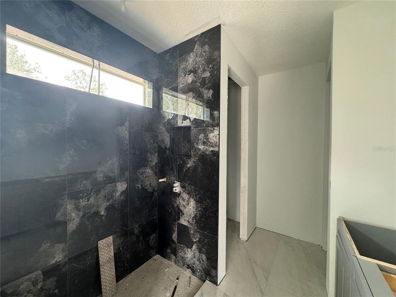 Spacious, unfurnished interior of a new home in , Ocala (Image 21).