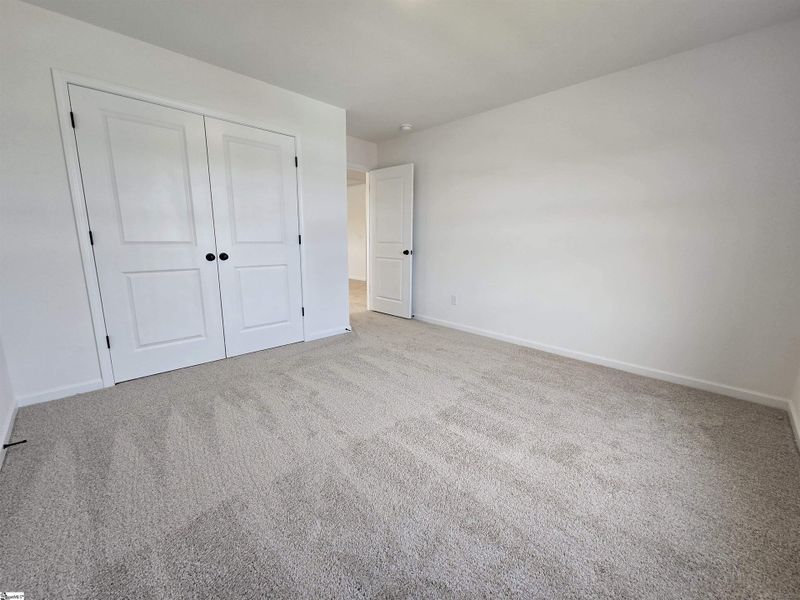 Spacious, unfurnished interior of a new home in Shiloh Trail, Wellford (Image 29).