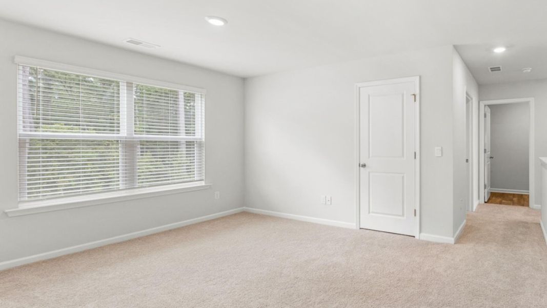 Spacious, unfurnished interior of a new home in Rivers Reach, Yemassee (Image 21).