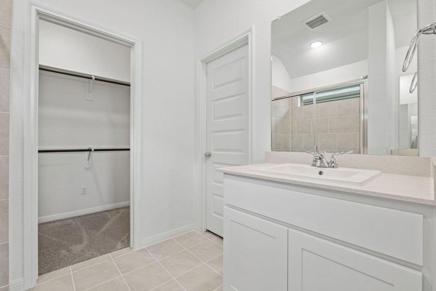 Furnished interior view inside a new home in Trinity Ranch, Elgin (Image 7).