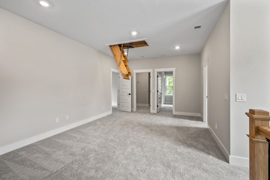 Spacious, unfurnished interior of a new home in Creek Pointe, Moncks Corner (Image 30).