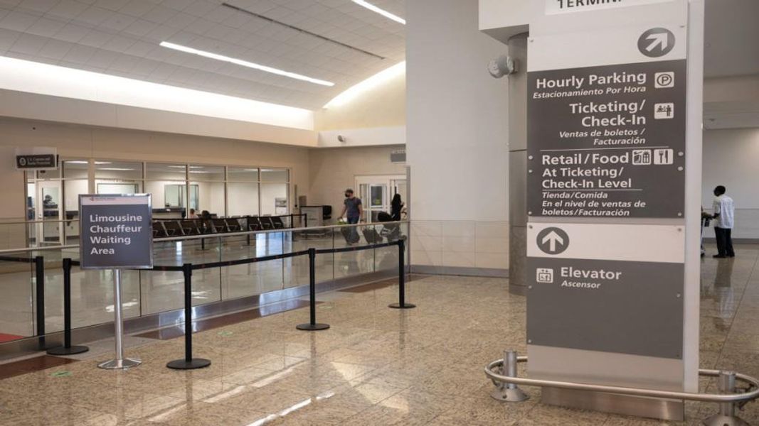 Image 11 of a home in Pointe Park.