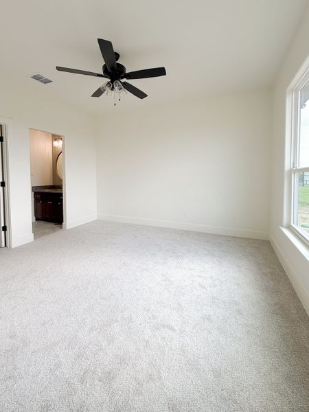 Spacious, unfurnished interior of a new home in Escalera Ranch 1833, Victoria (Image 19).