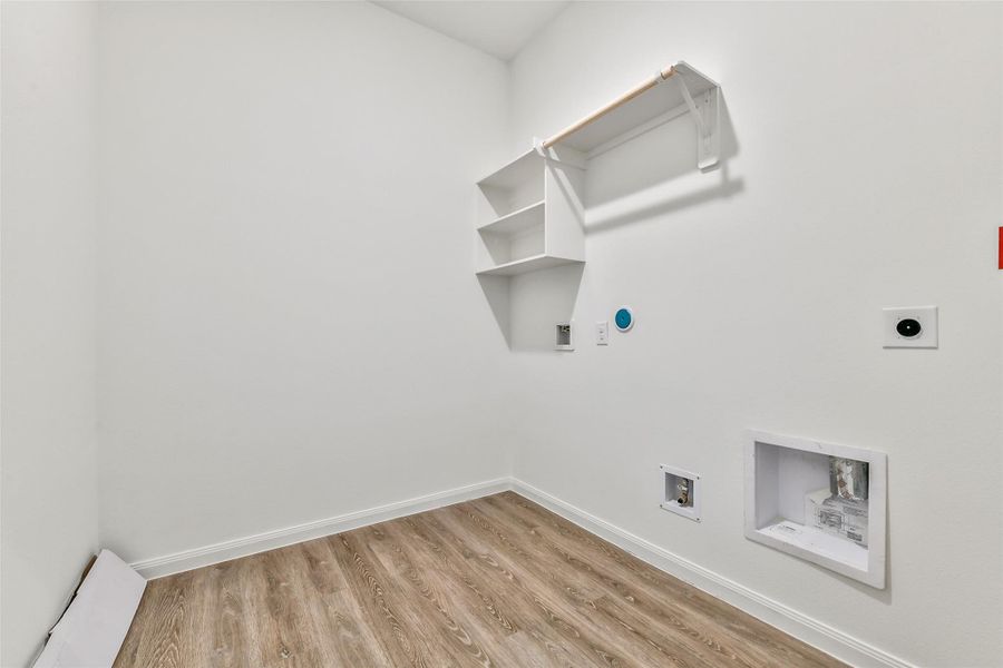 Spacious, unfurnished interior of a new home in King Oaks Village, Baytown (Image 26).