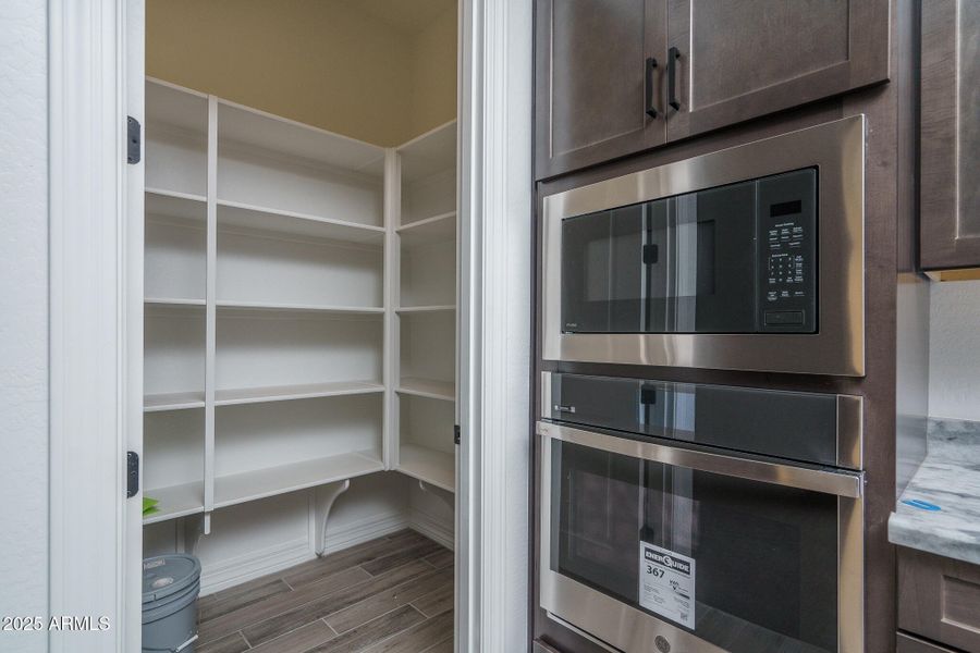 8) WALK IN PANTRY - Copy (2) 8) WALK IN PANTRY - Copy (2)