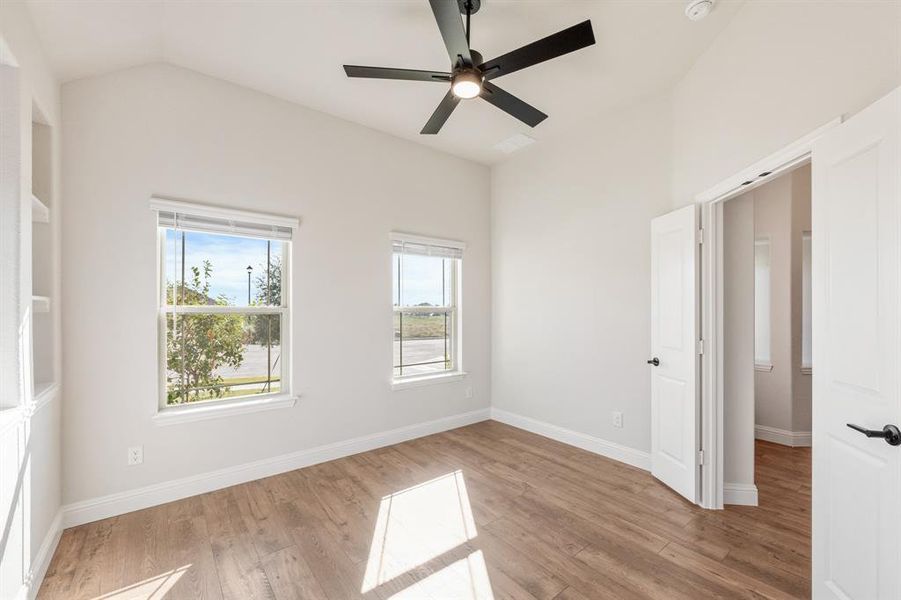 Spacious, unfurnished interior of a new home in Stone River Glen 60s, Royse City (Image 15).
