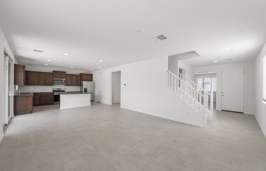 Spacious, unfurnished interior of a new home in Upper Canyon, Phoenix (Image 20).