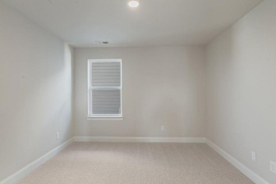 Spacious, unfurnished interior of a new home in Woodbridge Glen, Lebanon (Image 35).