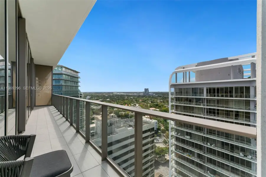 Condo located in Miami, FL showcasing its design and architecture (Image 3).