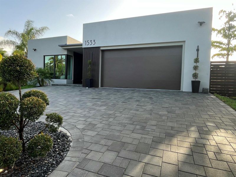 Front-House Front-House