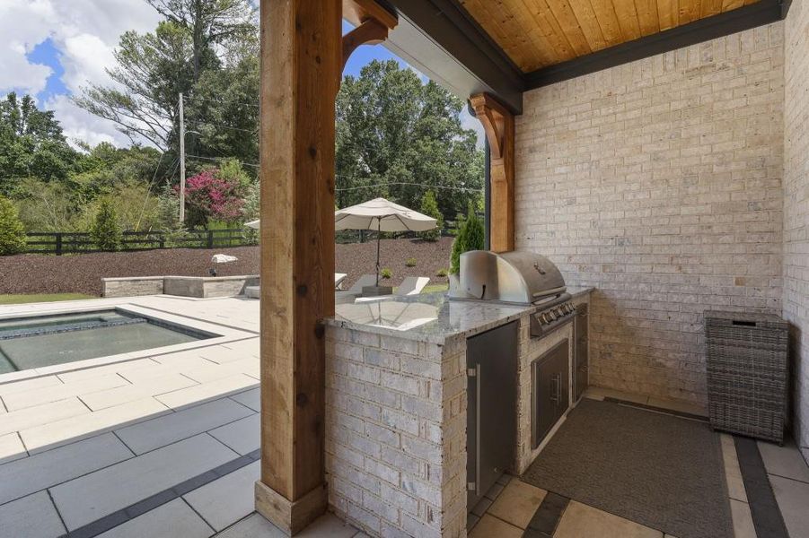 Exterior details and patio area of a home in Lyndon Creek, Milton (Image 29).