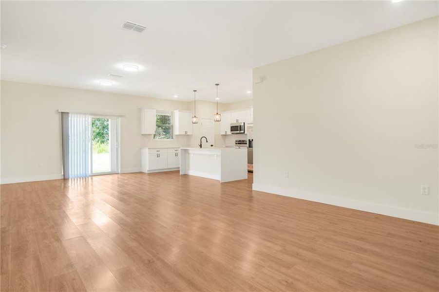 Spacious, unfurnished interior of a new home in , Ocala (Image 35).