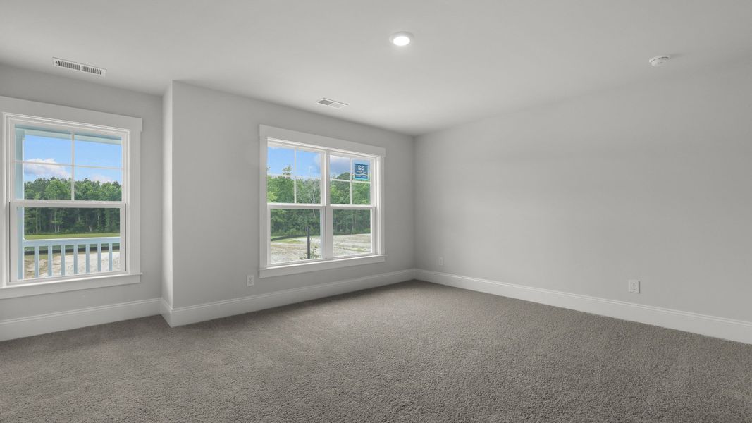 Spacious, unfurnished interior of a new home in Sheep Island, Summerville (Image 11).