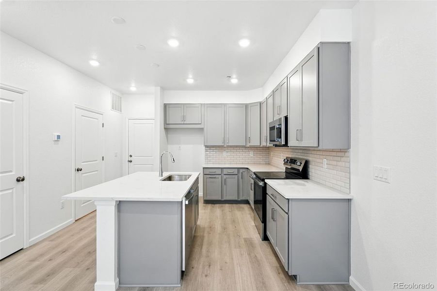 17115 W 91st Lane ~ Ready Now 17115 W 91st Lane ~ Ready Now