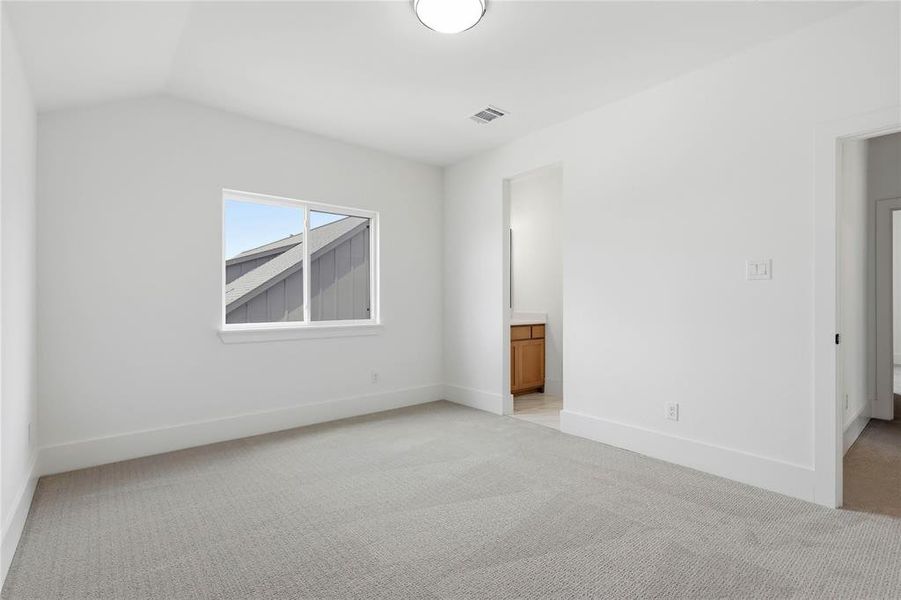 Spacious, unfurnished interior of a new home in The Grove, North Richland Hills (Image 32).