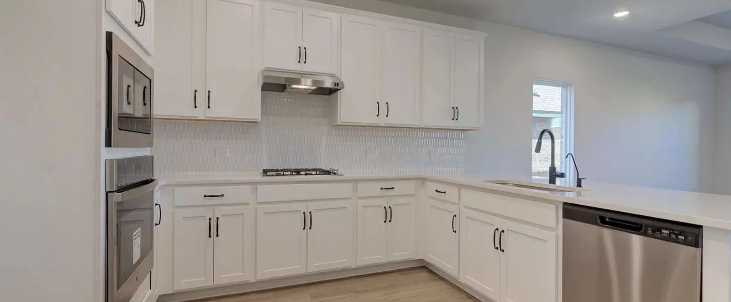 Representative furnished interior of a home built from the Willow by Ashton Woods in Arcadia Ridge, San Antonio (Image 6).