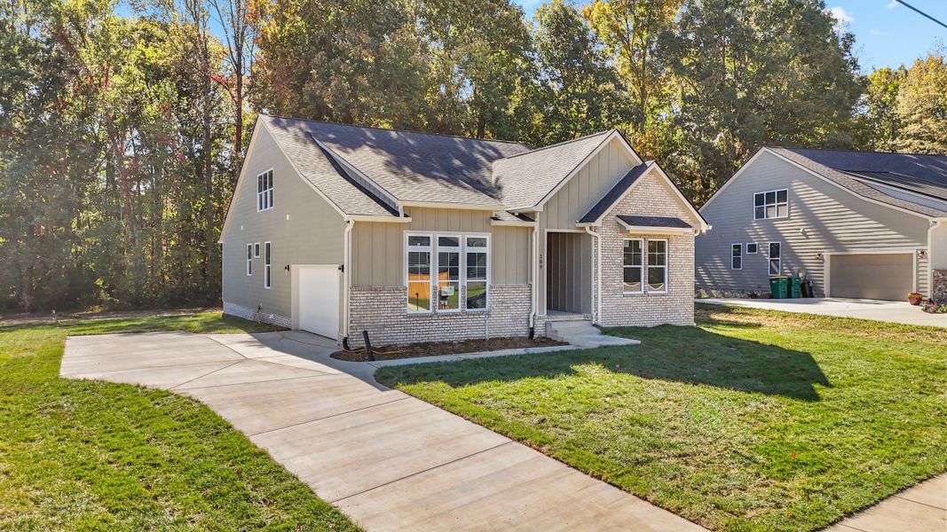 Image 13 of a home in Cambria.
