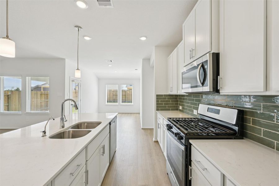 Photo is not of the actual home, but is an inspirational photo of builder’s model home and may depict options, furnishings, and/or decorator features that are not included Photo is not of the actual home, but is an inspirational photo of builder’s model home and may depict options, furnishings, and/or decorator features that are not included