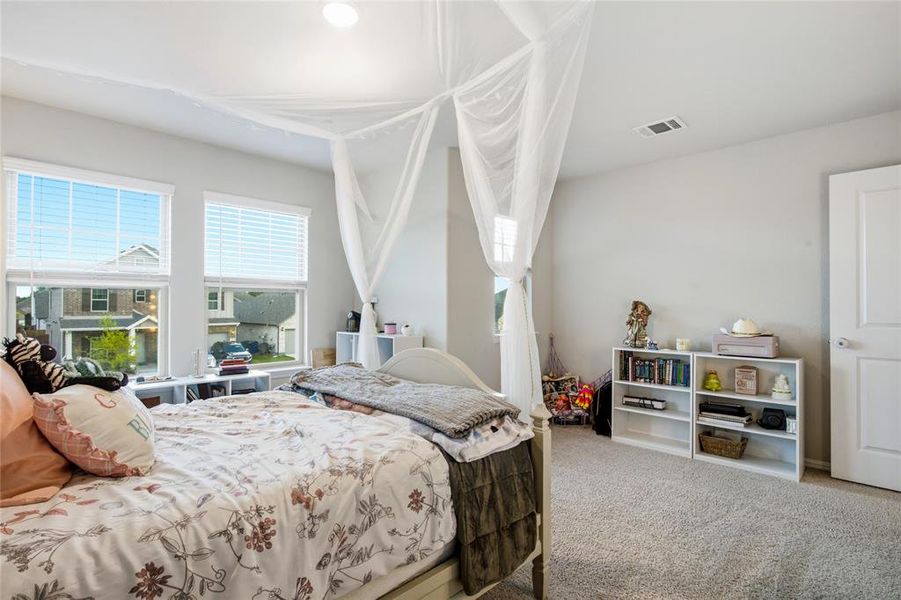 Furnished interior view inside a new home in Forest Park, Princeton (Image 19).