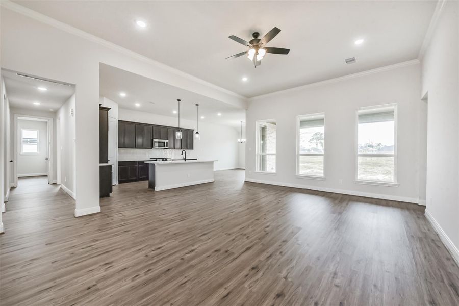 Spacious, unfurnished interior of a new home in , Baytown (Image 19).