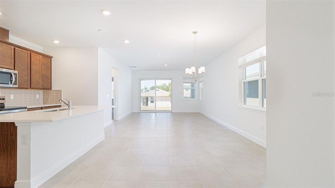 Spacious, unfurnished interior of a new home in , Minneola (Image 11).