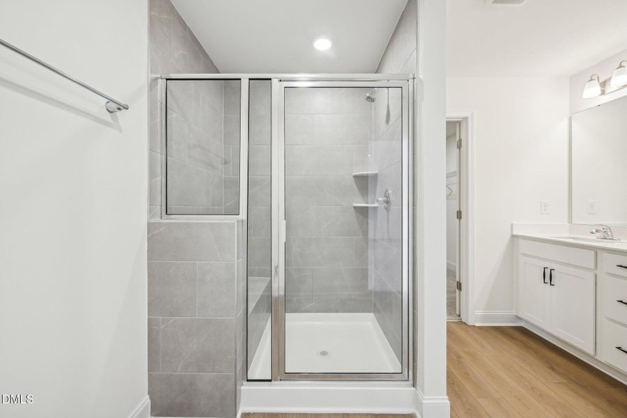 40-web-or-mls-124 Willow Cameron Way-230