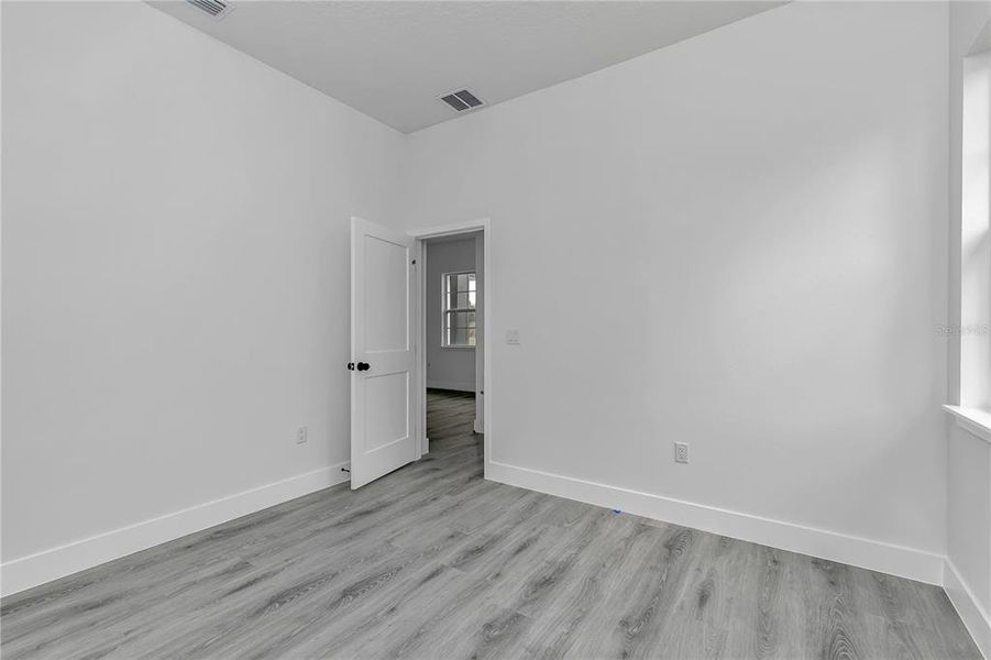 Spacious, unfurnished interior of a new home in , Ocala (Image 33).