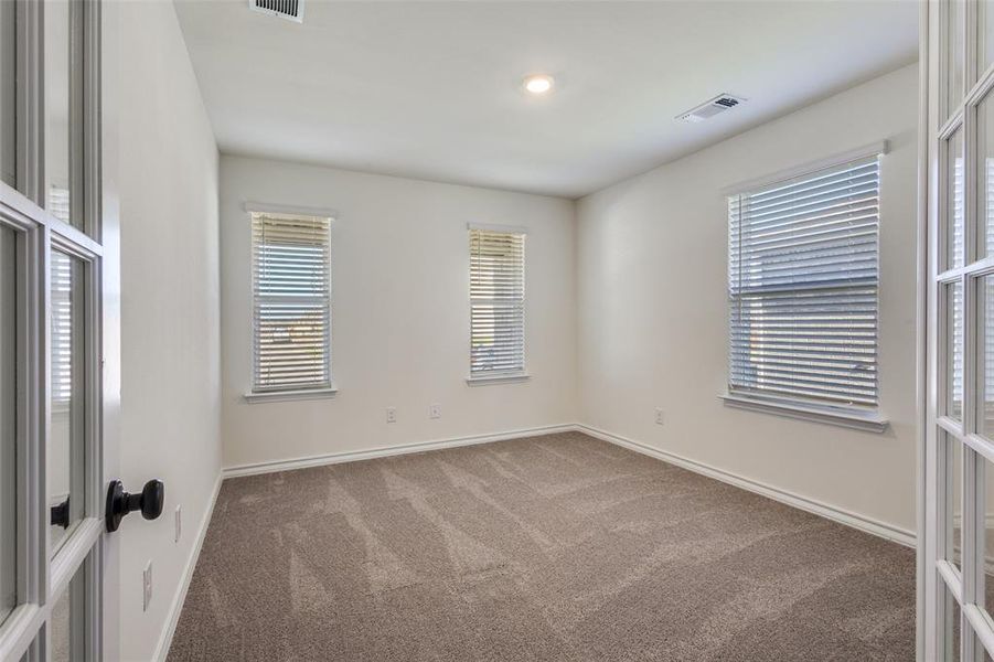 Spacious, unfurnished interior of a new home in Princeton Estates, Princeton (Image 25).