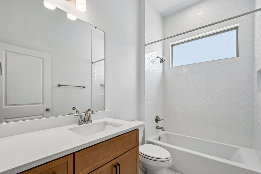 Furnished interior view inside a new home in Persimmon, Buda (Image 7).