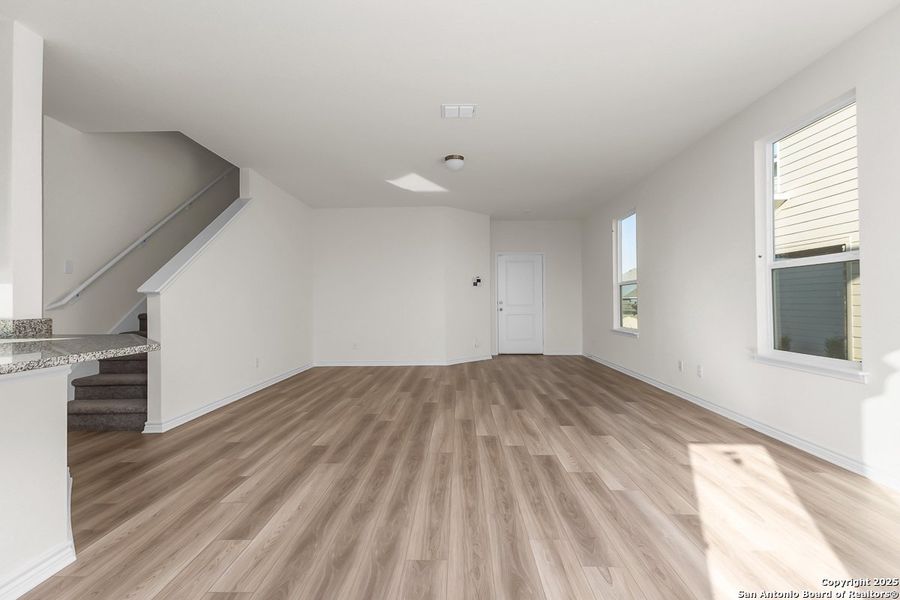 Spacious, unfurnished interior of a new home in Knox Ridge, Converse (Image 9).