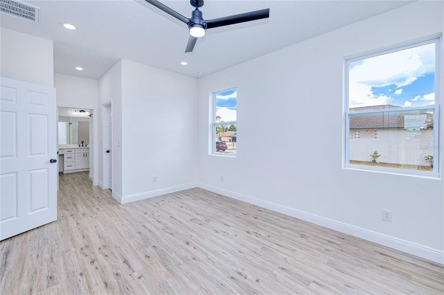 Spacious, unfurnished interior of a new home in , Port Charlotte (Image 31).