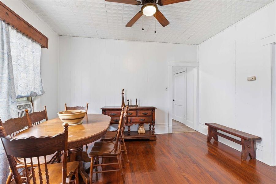 Furnished interior view inside a new home in , Brownwood (Image 5).