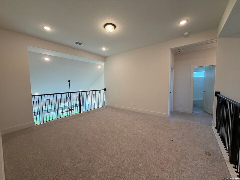 Spacious, unfurnished interior of a new home in Ladera - 50s, San Antonio (Image 14). Spacious, unfurnished interior of a new home in Ladera - 50s, San Antonio (Image 14).