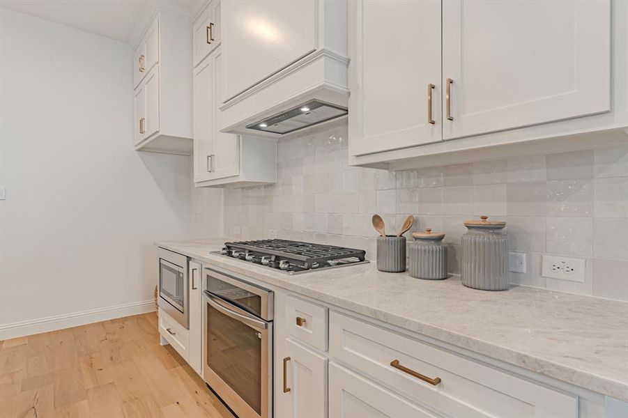 Furnished interior view inside a new home in , Aledo (Image 7).