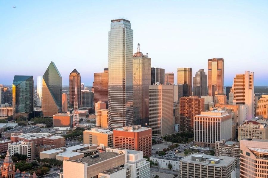 Condo located in Crowley, TX showcasing its design and architecture (Image 3).