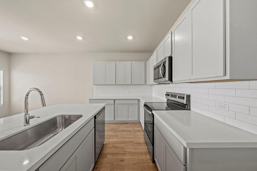 Beautiful finishes in Light & Bright Kitchen