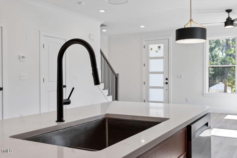 21-810 Berwyn Ave [2399192]_21