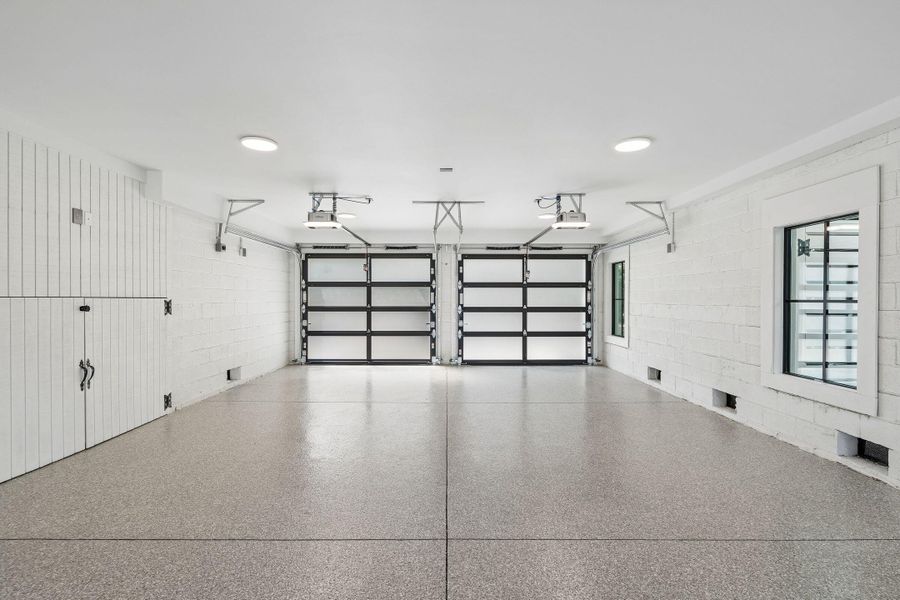 Spacious, unfurnished interior of a new home in , Isle Of Palms (Image 55).