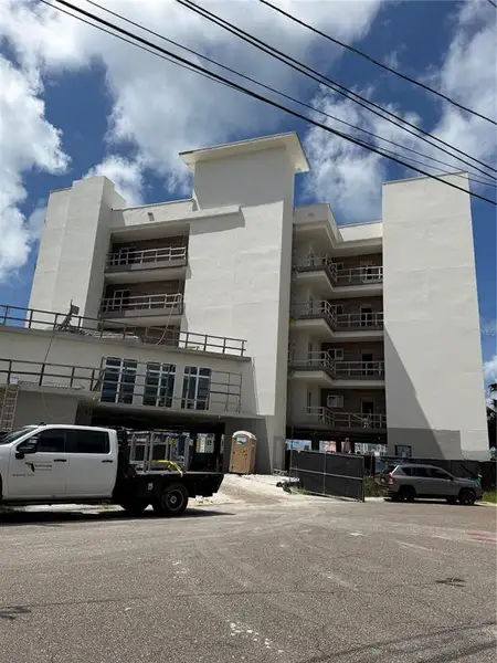 Condo located in Clearwater, FL showcasing its design and architecture (Image 13).