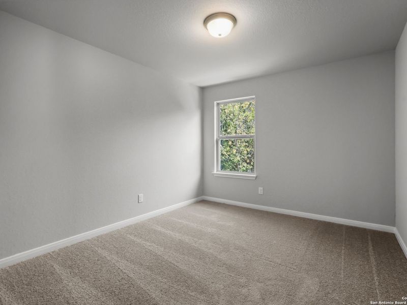 Spacious, unfurnished interior of a new home in Cedar Heights, San Antonio (Image 24).