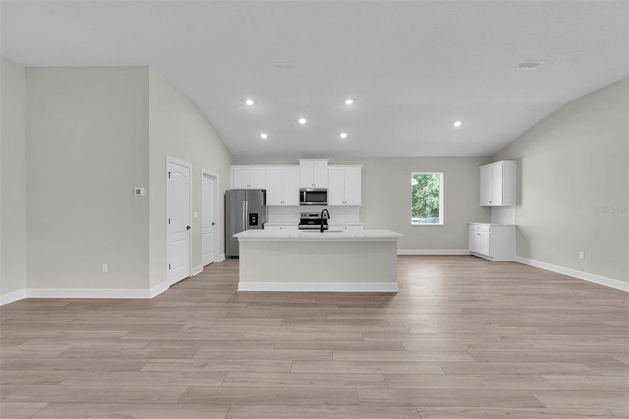 Spacious, unfurnished interior of a new home in , Palm Coast (Image 10).