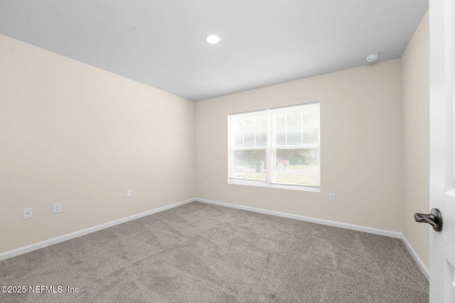 Spacious, unfurnished interior of a new home in , Green Cove Springs (Image 27).
