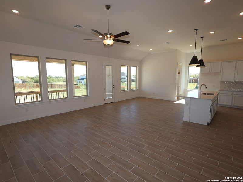 Spacious, unfurnished interior of a new home in Everly Estates, San Antonio (Image 11).